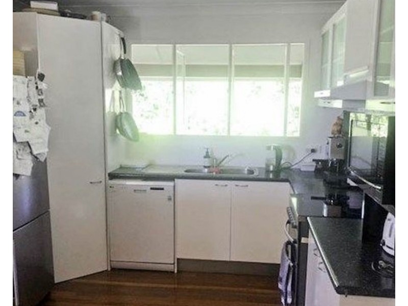 16 Coleridge Street, Stafford Heights QLD 4053