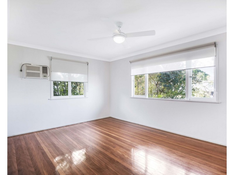 16 Coleridge Street, Stafford Heights QLD 4053