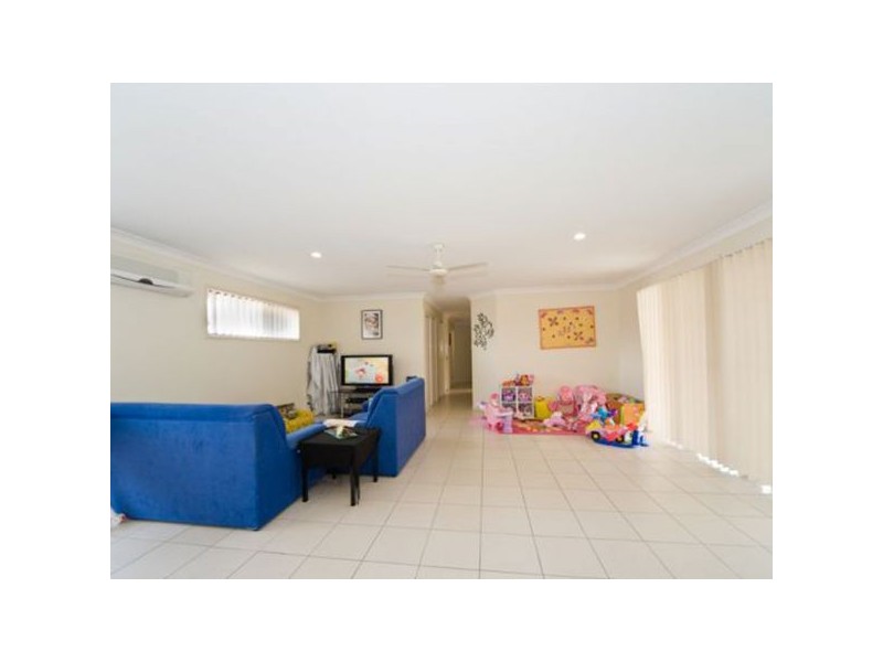 33 Mcnamara Place, Redbank Plains QLD 4301