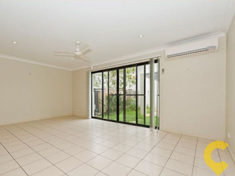 2/23 Park Esplanade, Coomera QLD 4209