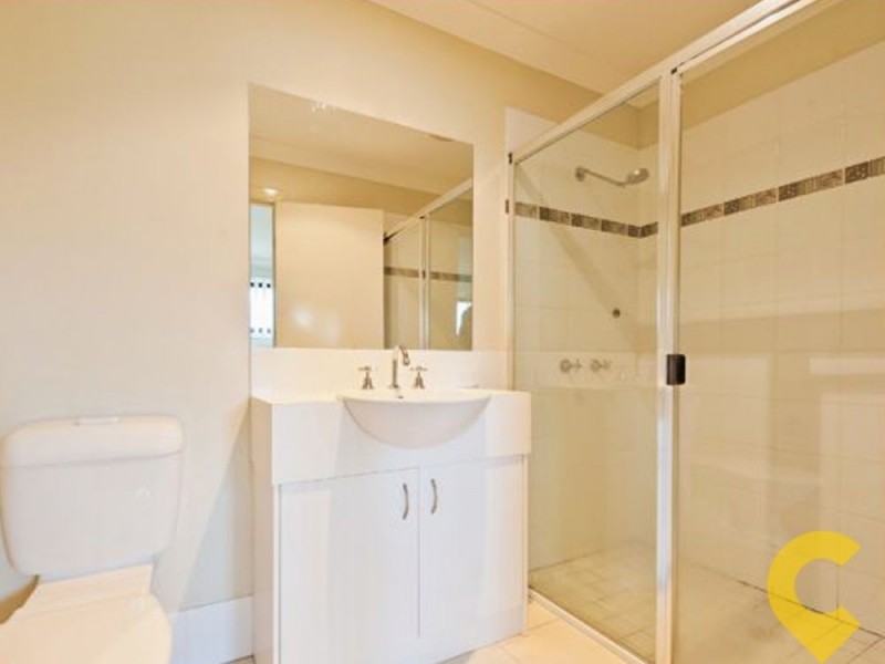 2/23 Park Esplanade, Coomera QLD 4209