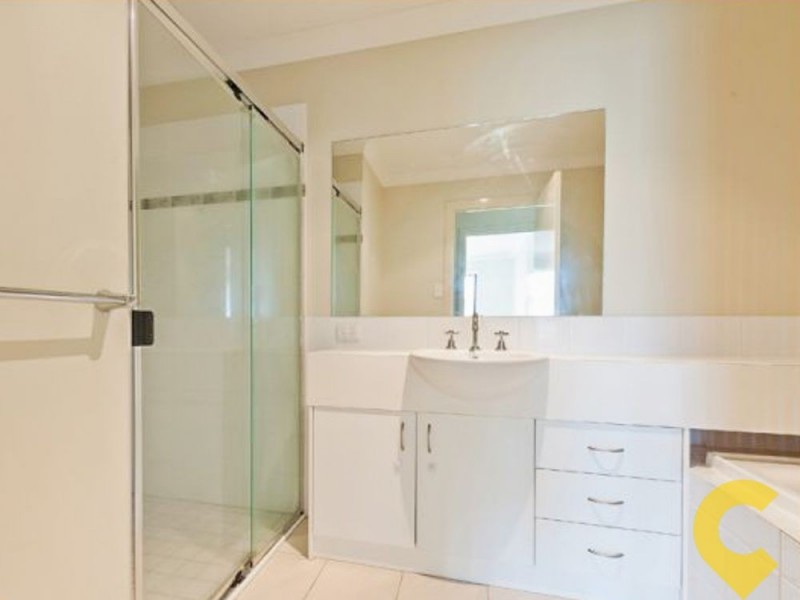 2/23 Park Esplanade, Coomera QLD 4209