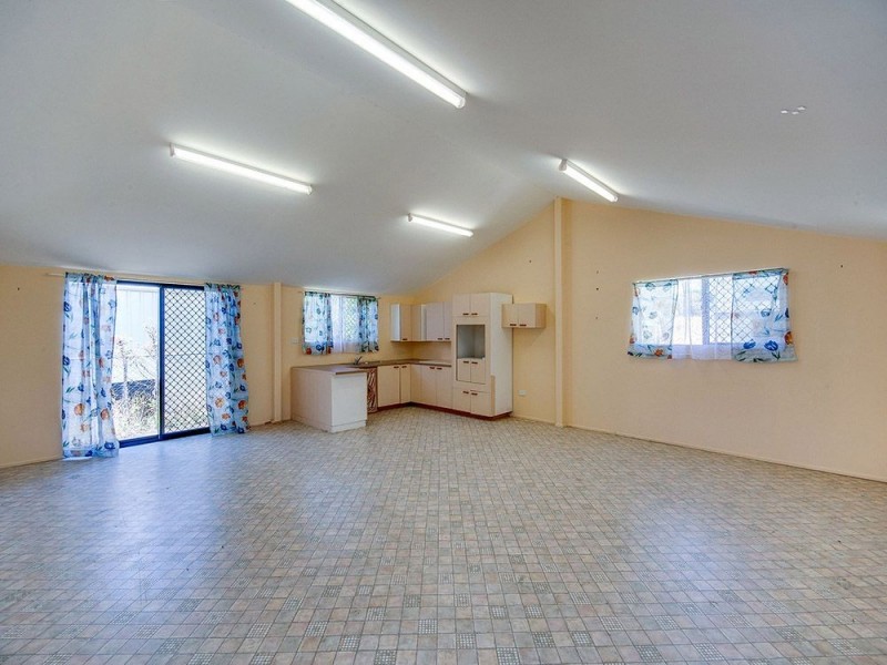 274 Scarborough Road, Scarborough QLD 4020