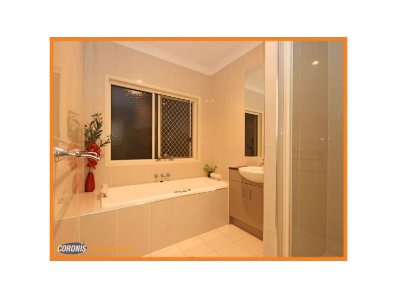 8 Clearwater Crescent, Murrumba Downs QLD 4503