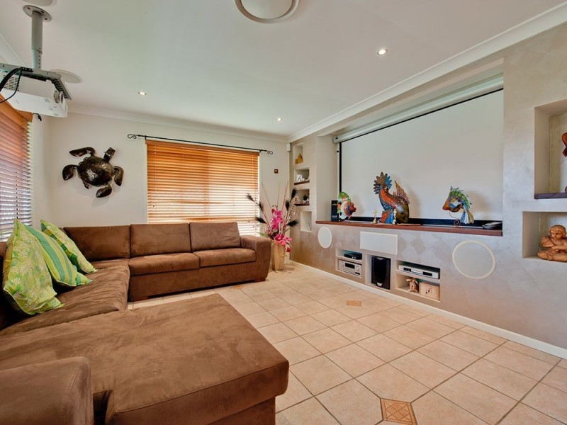 37 Cambridge Crescent, Fitzgibbon QLD 4018