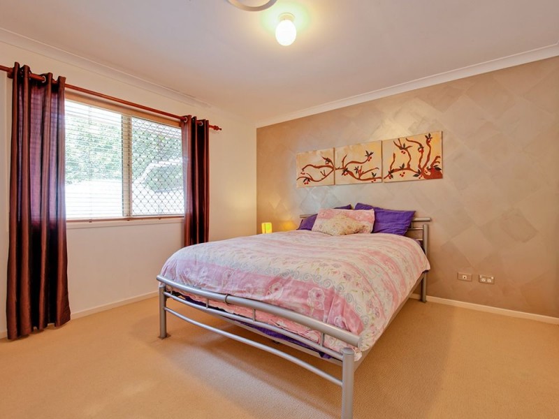 37 Cambridge Crescent, Fitzgibbon QLD 4018