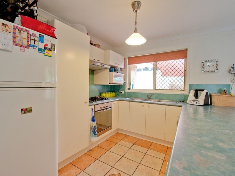 37 Cambridge Crescent, Fitzgibbon QLD 4018