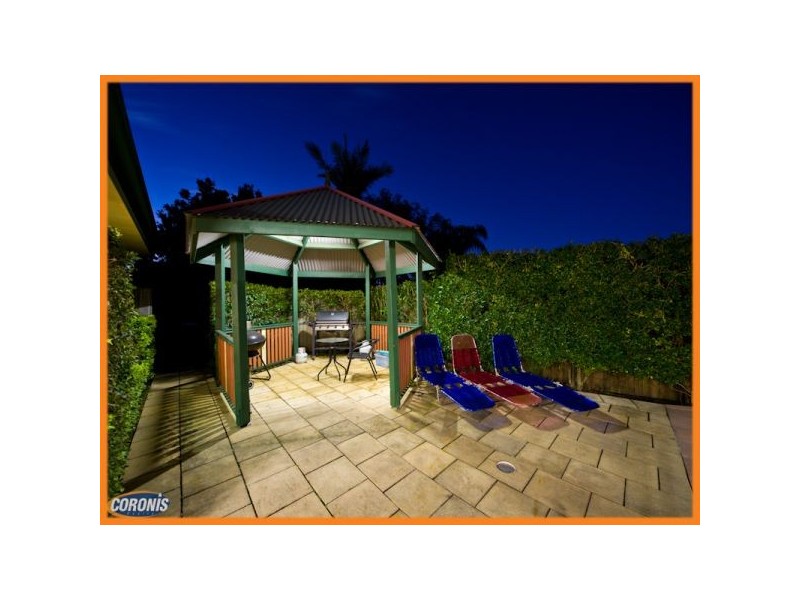 28 Beaulieu Crescent, Carindale QLD 4152