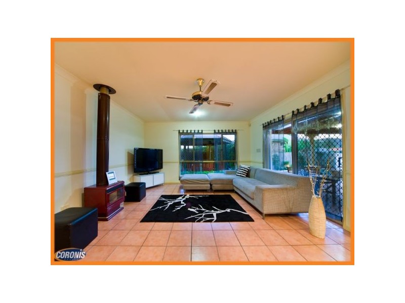 28 Beaulieu Crescent, Carindale QLD 4152