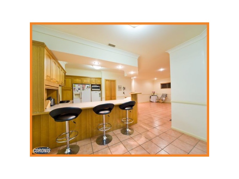 28 Beaulieu Crescent, Carindale QLD 4152