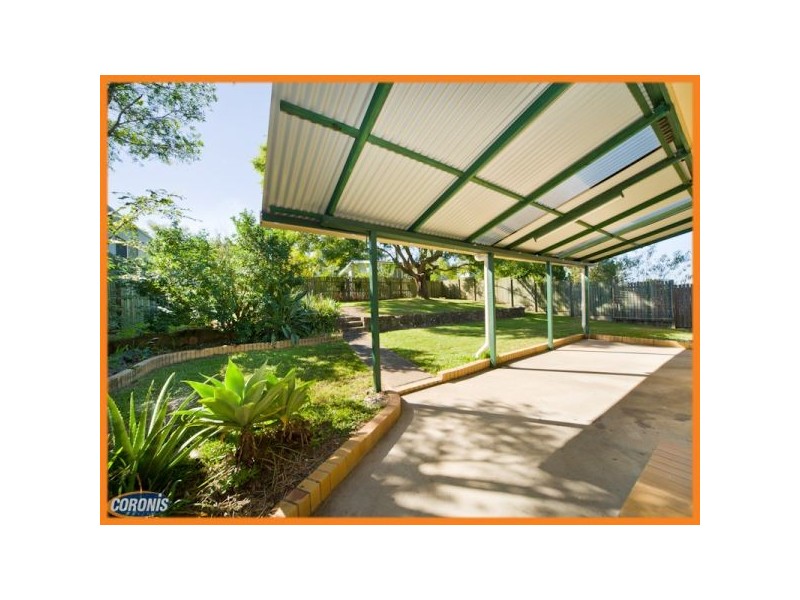 17 Quill Street, Stafford Heights QLD 4053