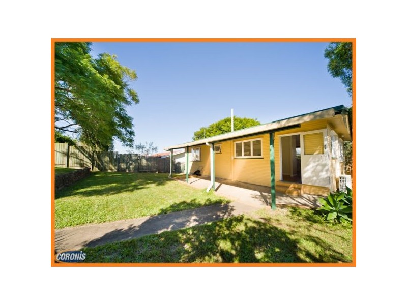 17 Quill Street, Stafford Heights QLD 4053