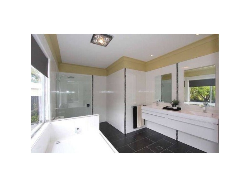 11 Blenheim Street, Chermside West QLD 4032