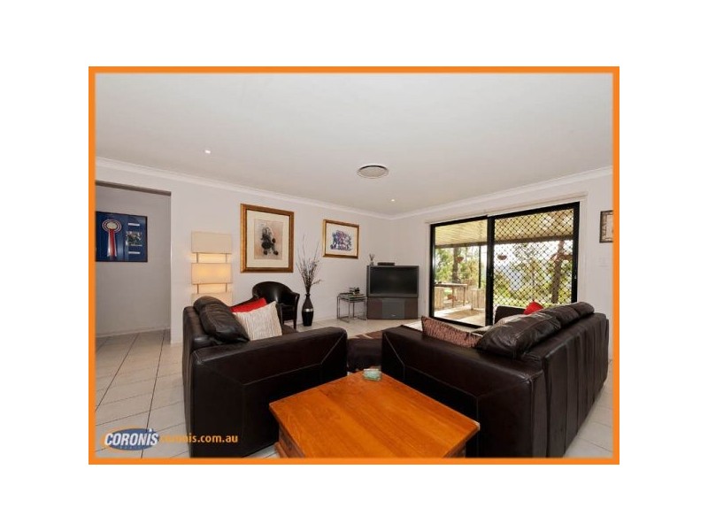 33 Walter Court, Wongawallan QLD 4210