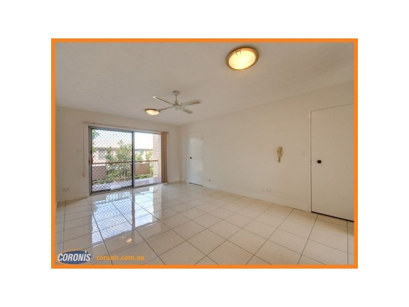 2/77 Brookfield Road, Kedron QLD 4031