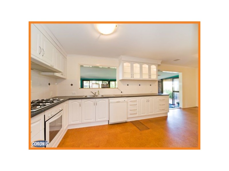 5 Bindo Place, Manly West QLD 4179
