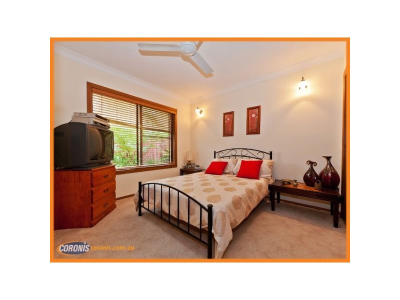 10 Renmark St, Helensvale QLD 4212