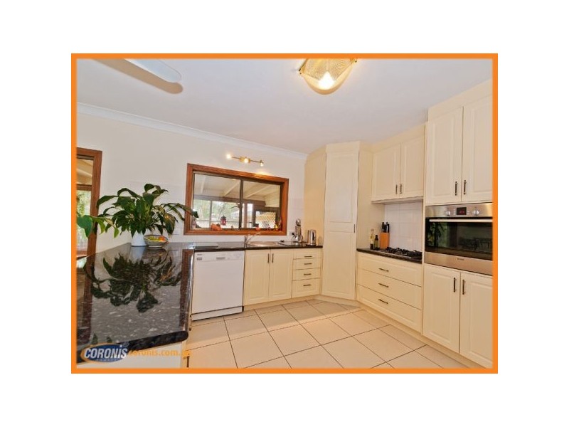 10 Renmark St, Helensvale QLD 4212