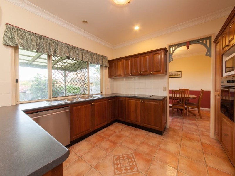 23 Angourie Place, Carindale QLD 4152