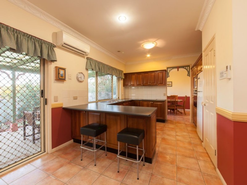 23 Angourie Place, Carindale QLD 4152