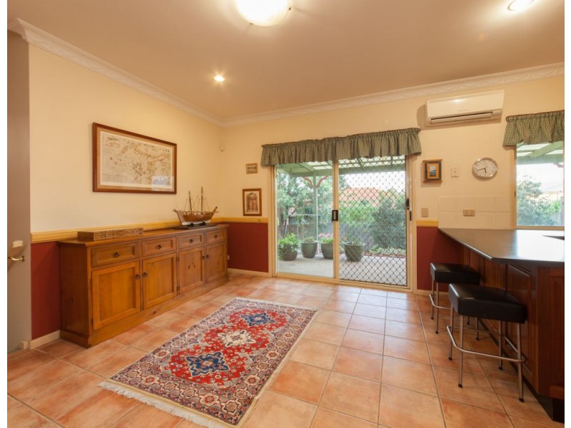 23 Angourie Place, Carindale QLD 4152