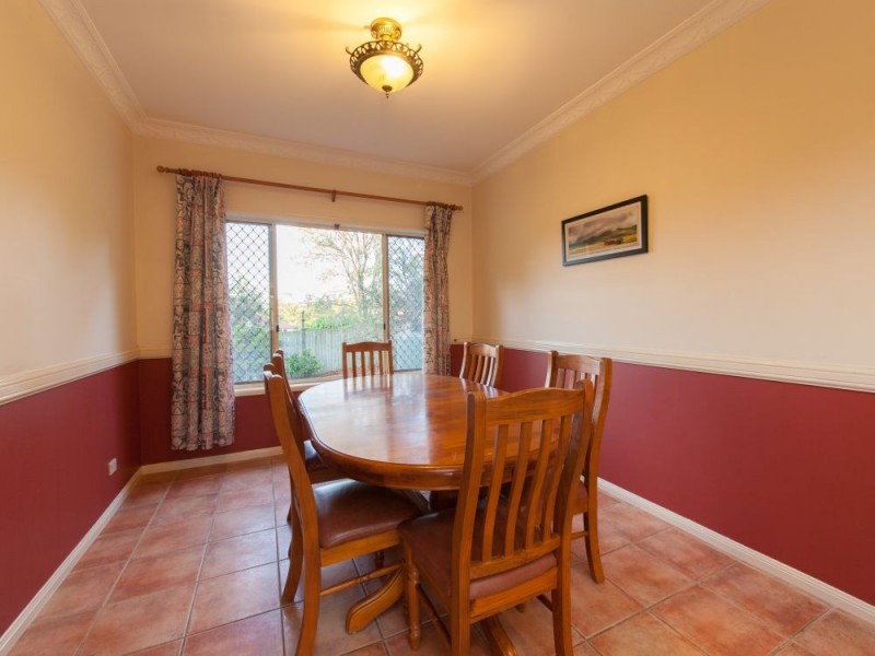 23 Angourie Place, Carindale QLD 4152