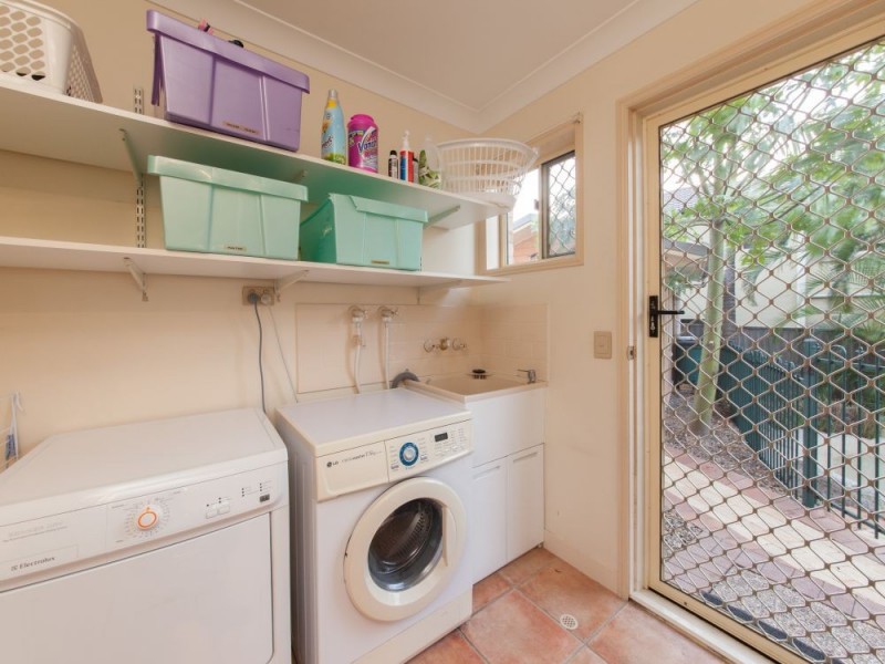 23 Angourie Place, Carindale QLD 4152