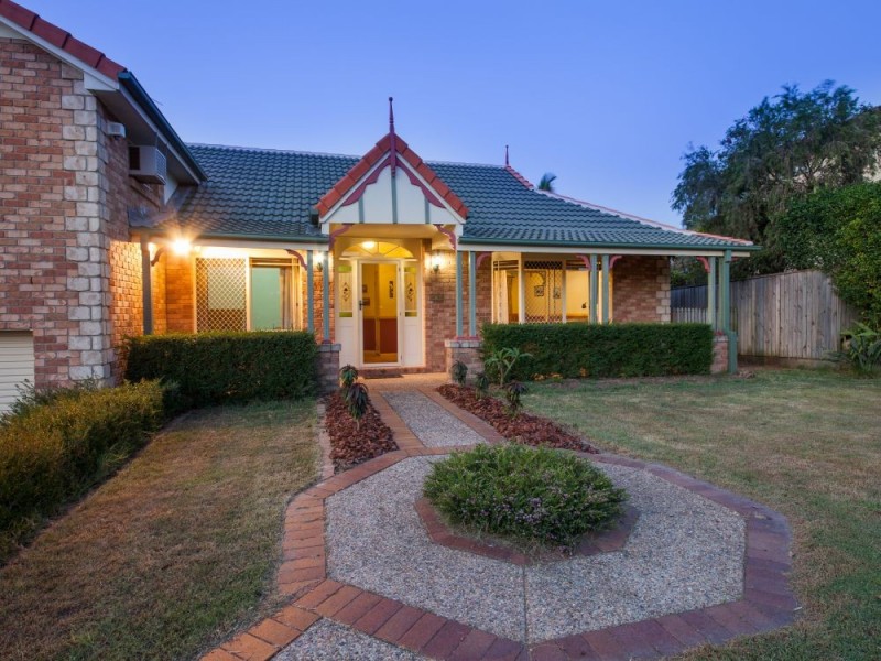 23 Angourie Place, Carindale QLD 4152