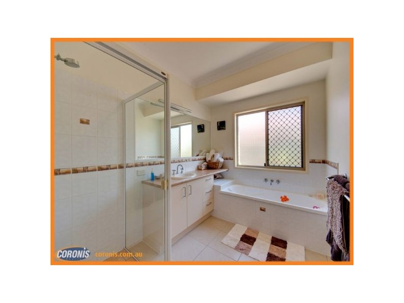 42 Topsail Court, Banksia Beach QLD 4507