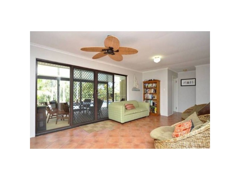 13 Armidale Crescent, Helensvale QLD 4212