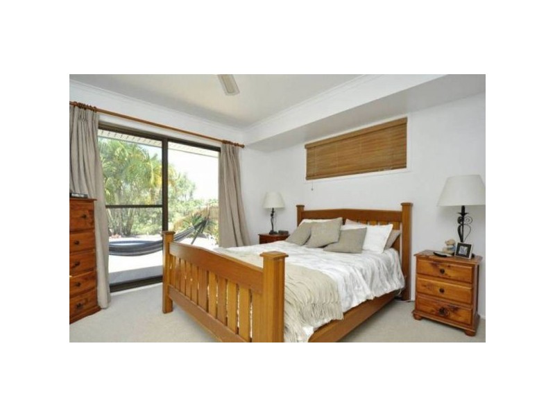 13 Armidale Crescent, Helensvale QLD 4212