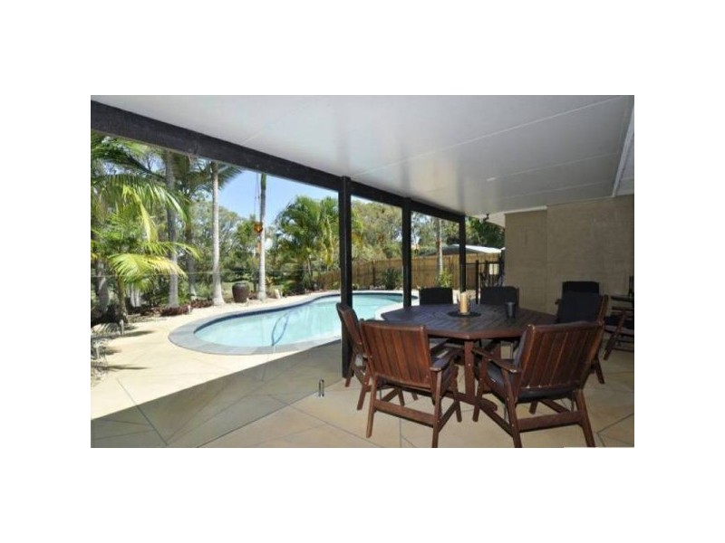 13 Armidale Crescent, Helensvale QLD 4212