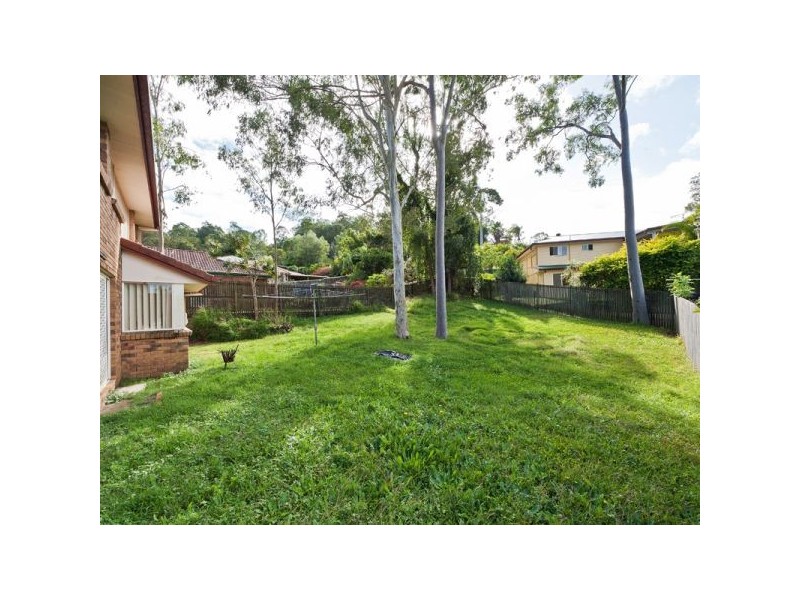 7 Trusan Place, Tanah Merah QLD 4128