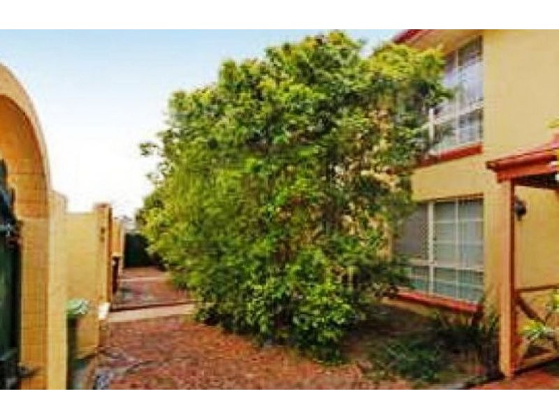 4/16 Hayes Street, Caboolture QLD 4510