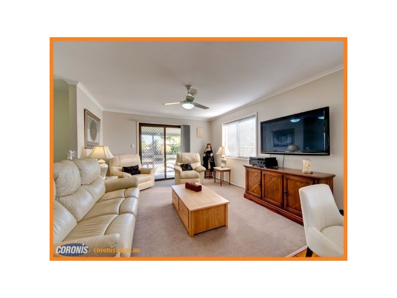 12 Carter Court, Sandstone Point QLD 4511