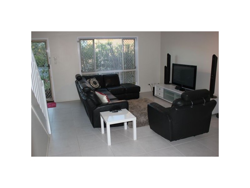 18/12 Crosby Avenue, Arana Hills QLD 4054