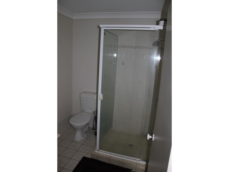 18/12 Crosby Avenue, Arana Hills QLD 4054