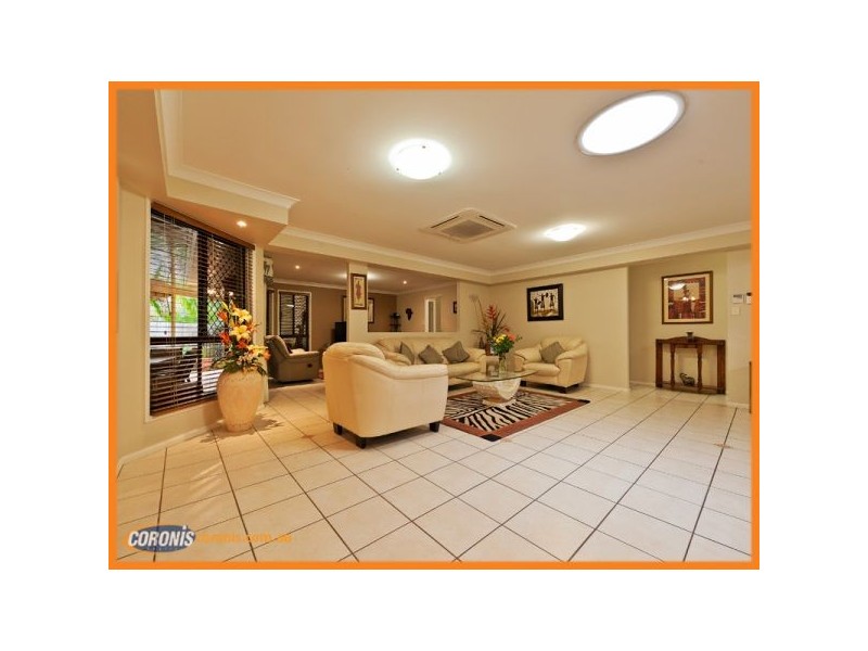 8 The Heights, Underwood QLD 4119