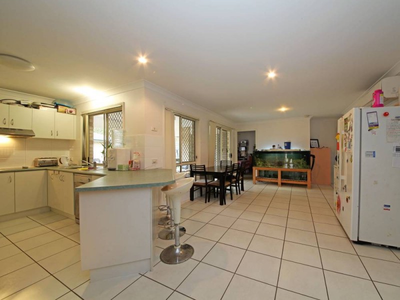 73 Fernbrook Drive, Morayfield QLD 4506