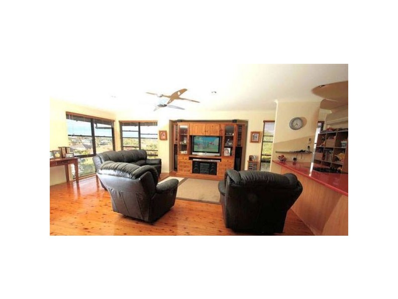 10 Medeo Court, Eatons Hill QLD 4037