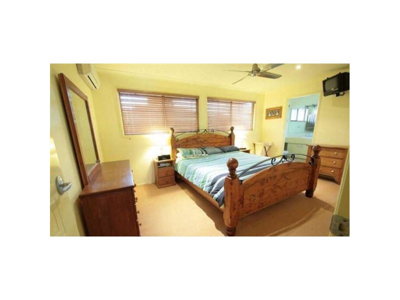 10 Medeo Court, Eatons Hill QLD 4037