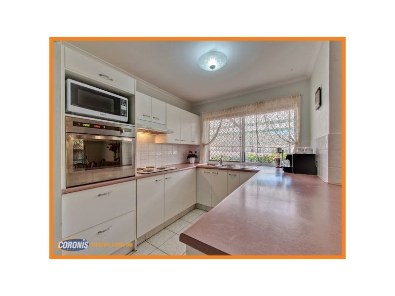 8 Lucida Court, Regents Park QLD 4118