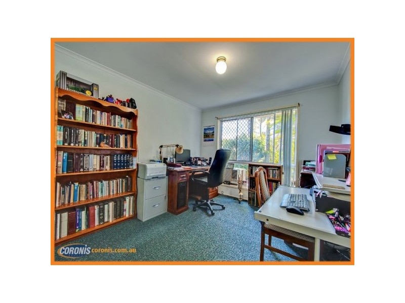 8 Lucida Court, Regents Park QLD 4118