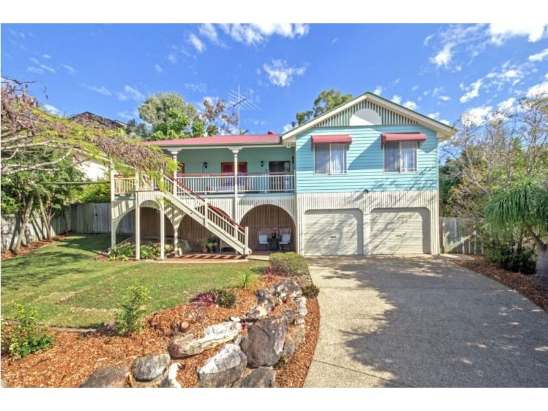 4 Larwood Place, Ferny Hills QLD 4055