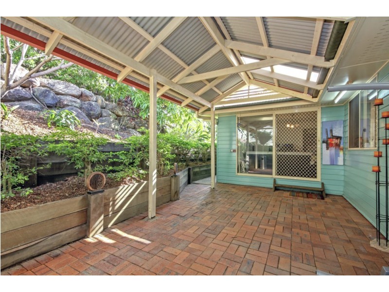 4 Larwood Place, Ferny Hills QLD 4055