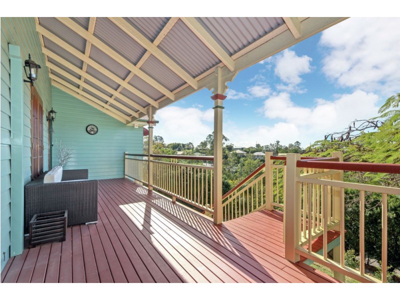 4 Larwood Place, Ferny Hills QLD 4055