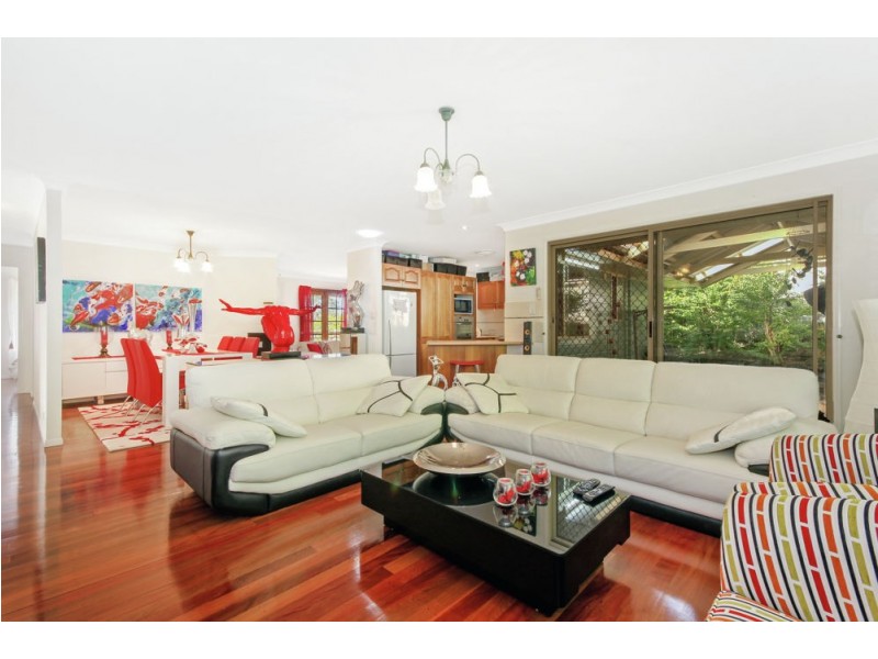 4 Larwood Place, Ferny Hills QLD 4055