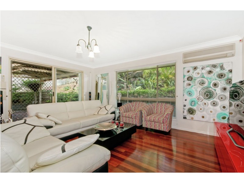 4 Larwood Place, Ferny Hills QLD 4055