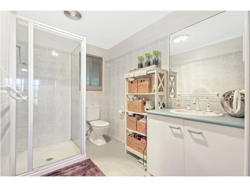 4 Larwood Place, Ferny Hills QLD 4055