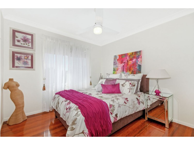 4 Larwood Place, Ferny Hills QLD 4055